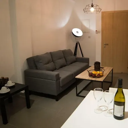 Mcplaces Holiday Apartments Paphos Exterior photo